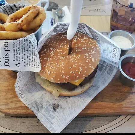 Artmotel & Bistro בית הארחה