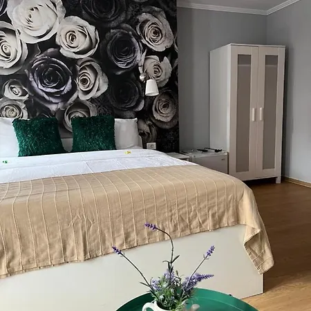 בית הארחה Artmotel & Bistro