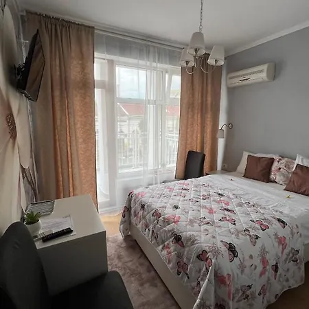 בית הארחה Artmotel & Bistro 3*