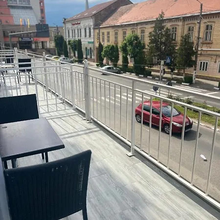 בית הארחה Artmotel & Bistro