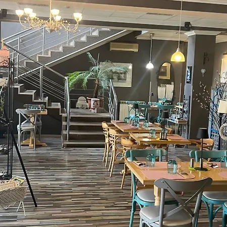 Artmotel & Bistro 3* Haţeg