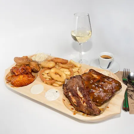 בית הארחה Artmotel & Bistro Haţeg