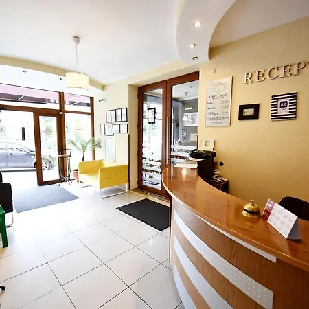 בית הארחה Artmotel & Bistro Haţeg